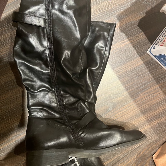 White Mountain knee length black books size 11 - Picture 2 of 4